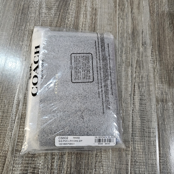 NWT Coach Corner Zip Wristlet In Signature Canvas Leather Wallet Purse - Picture 2 of 5